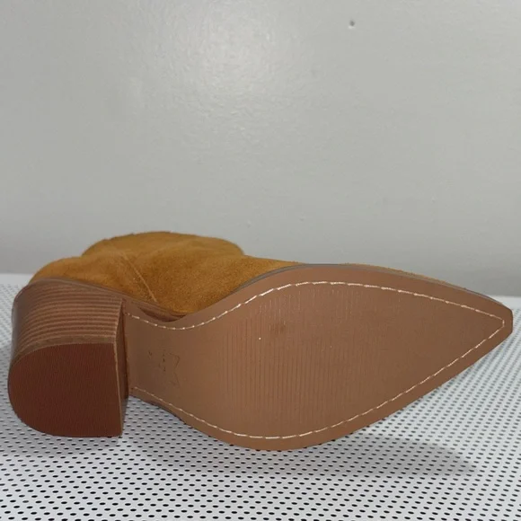 🆕 NWOT Marc Fisher Gadri Rhum Suede Ankle Booties - Picture 8 of 9